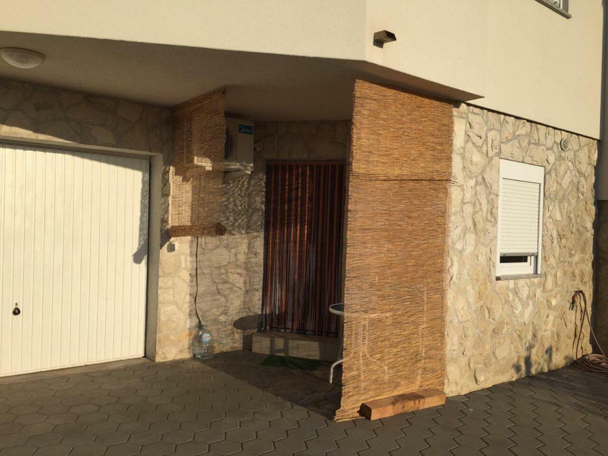 Apartments Riva Povljana Exterior foto